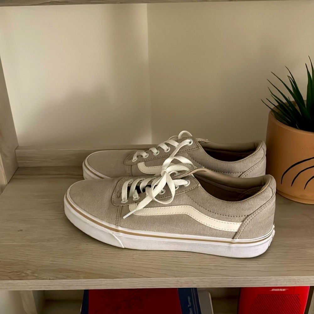 Women’s size 11 Vans khaki/white